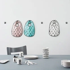 Design Letters - Melamine Beker A-Z - AJ Vintage ABC - Arne Jacobsen -Babyproducten Winkel design letters design letters melamine beker a z a 3