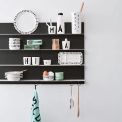 Design Letters - Melamine Beker A-Z - AJ Vintage ABC - Arne Jacobsen -Babyproducten Winkel design letters design letters melamine beker a z a 4