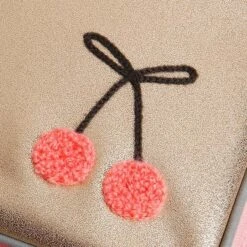 Jeune Premier Rugzak Ergomaxx Cherry Pompon 15 Jeune Premier Rugzak Ergomaxx Cherry Pompon -Babyproducten Winkel jeune premier boekentas jeune premier rugzak ergom 3