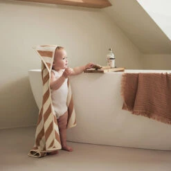 Jollein Badcape Stripe Terry 75x75cm Biscuit GOTS -Babyproducten Winkel jollein jollein badcape stripe terry 75x75cm biscu 7