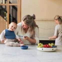 Jollein Siliconen Slabbetje Jeans Blue -Babyproducten Winkel jollein jollein siliconen slabbetje jeans blue 1