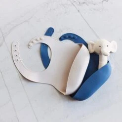 Jollein Siliconen Slabbetje Jeans Blue -Babyproducten Winkel jollein jollein siliconen slabbetje jeans blue 3