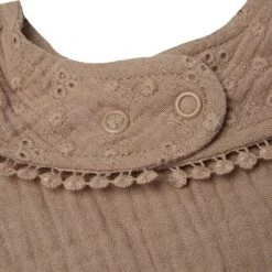 Jollein Slabbetje Rond Embroidery Biscuit 7 Jollein Slabbetje Rond Embroidery Biscuit -Babyproducten Winkel jollein jollein slabbetje rond embroidery biscuit 1