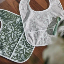 Jollein Slabbetje Waterproof Botanical Nougat 2 Stuks -Babyproducten Winkel jollein jollein slabbetje waterproof botanical nou 3