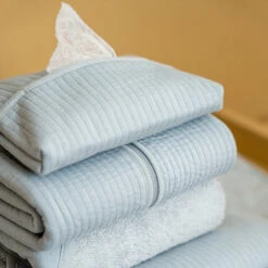 Little Dutch Badcape Pure Soft Blue - 75x75 Cm 19 Little Dutch Badcape Pure Soft Blue - 75x75 Cm -Babyproducten Winkel little dutch little dutch badcape pure soft blue 7 8