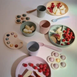 Mushie Ronde Borden Set Van 2 - Powder Blue -Babyproducten Winkel mushie mushie ronde borden set van 2 powder blue 2