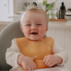 Mushie Silicone Slabbetje Planets -Babyproducten Winkel mushie mushie silicone slabbetje planets 8