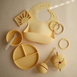 Mushie Siliconen Fopspeenhouder Pale Daffodil -Babyproducten Winkel mushie mushie siliconen fopspeenhouder pale daffod 3