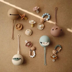 Mushie Siliconen Fopspeenhouder Soft Lilac -Babyproducten Winkel mushie mushie siliconen fopspeenhouder soft lilac 5