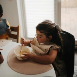 Mushie Siliconen Placemat Confetti Pink Powder -Babyproducten Winkel mushie mushie siliconen placemat confetti pink pow 2