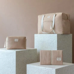 Luiertas Opera Waterproof Nude - Nobodinoz -Babyproducten Winkel nobodinoz tipi en accessoires luiertas opera water 22