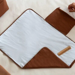 Nobodinoz Baby On The Go Verschoonmatje Clay Brown 12 Nobodinoz Baby On The Go Verschoonmatje Clay Brown -Babyproducten Winkel nobodinoz tipi en accessoires nobodinoz baby on th 49