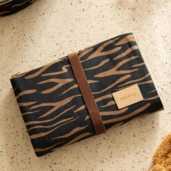 Nobodinoz Verschoningsmatje Blue Waves 8 Nobodinoz Verschoningsmatje Blue Waves -Babyproducten Winkel nobodinoz tipi en accessoires nobodinoz verschonin 6