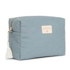 Toilettas Diva Waterproof Stone Blue - Nobodinoz -Babyproducten Winkel nobodinoz tipi en accessoires toilettas diva water 18