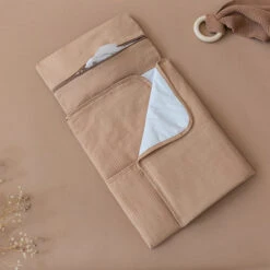 Verschoningsmatje Mozart Nude - Nobodinoz -Babyproducten Winkel nobodinoz tipi en accessoires verschoningsmatje mo 10