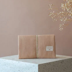 Verschoningsmatje Mozart Nude - Nobodinoz -Babyproducten Winkel nobodinoz tipi en accessoires verschoningsmatje mo 8