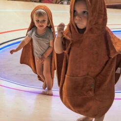 Badcape Hazel Brown 74x74cm - Timboo -Babyproducten Winkel timboo badcape hazel brown 74x74cm timboo 2