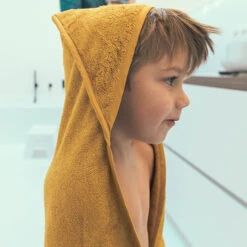 Badcape XXL Ocher 95x95cm - Timboo 12 Badcape XXL Ocher 95x95cm - Timboo -Babyproducten Winkel timboo badcape xxl ocher 95x95cm timboo 3