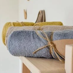 Wipstoelhoes Babybjörn Honey Yellow - Timboo -Babyproducten Winkel timboo wipstoelhoes babybjoern honey yellow timboo 7